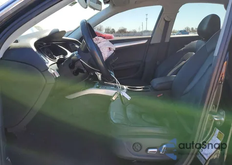 2015 Audi A4 Premium z USA, uszkodzony, nr VIN WAUAFAFL0FN005346